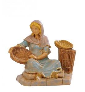 (9,5/940) Kobieta sprzedaje koszyki – do figur o wys. 9,5cm