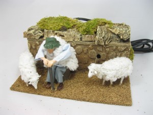 (29/046) Staruszek z owcami, figura ruchoma, 220V