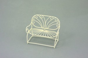 (G1050-1) Ławka ogrodowa, biała - 6,0cm wysoka