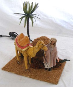 (29/052) Poganiacz wielbłądów z wielbłądem, figura ruchoma, 220V