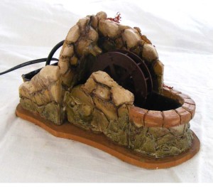 (27/173) Koło wodne/ młyn z pompą na wodę, 14cm wys.