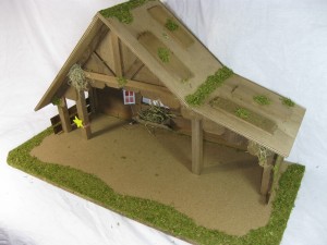 (1313/12L) Szopka Bożonarodzeniowa 64x30x35cm z latarenką, do figur o wysokości 12,0cm