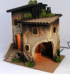 (98/013) Domek do figur o wys. 10-12cm, 35cm wys.