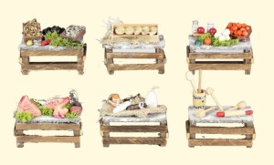 (10718) Stoliki na bazar z drewna, 6 różne, 9,5x6,5cm