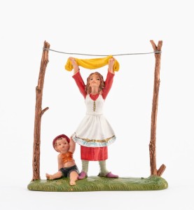 (10TR/291) Kobieta powiesi pranie - do figur o wysokości 10cm