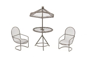 (G1059-B) Stół z krzesłami i parasolem, brązowy - 15,0cm wysoki