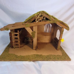 (1284/13) Szopka Bożonarodzeniowa 43x28x35cm, do figur o wysokości 13,0cm