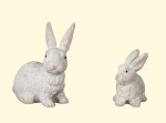 (86022) 2 białe zające, od 2 do 2,5cm wys., do figur o wys. 8-12cm