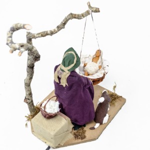 (RMDBC) RUCHOMA FIGURA DO SZOPKI- Matka huśta swoje dziecko, do figur o wysokości 15cm