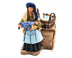 (TMCIF) RUCHOMA FIGURA DO SZOPKI - Matka z dzieckiem na rękach, do figur o wysokości 12cm