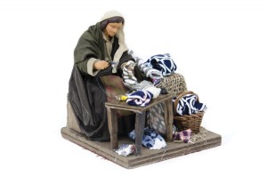 (TMAGO) RUCHOMA FIGURA DO SZOPKI - Kobieta szyje ubrania, do figur o wysokości 12cm