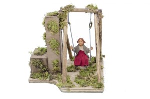 (TMLB) RUCHOMA FIGURA DO SZOPKI - Mała dziewczyna na huśtawce, do figur o wysokości 12cm