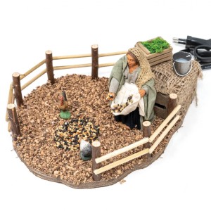 (BMMA) RUCHOMA FIGURA DO SZOPKI - Gospodyni karmi kury, do figur o wysokości 10cm