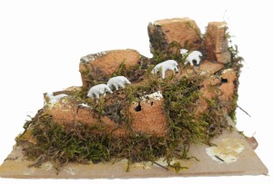 (85280) Skały z naturalnej kory z owieczkami – 20x14x9cm- do figur 5-6cm