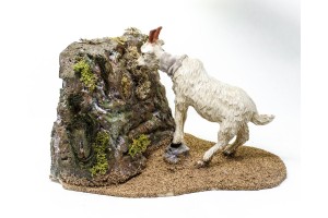 (ARM8) RUCHOMA FIGURA DO SZOPKI - Koza je trawę, do figur o wysokości 30cm