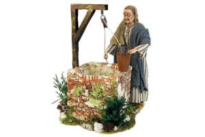 (AV31) Staruszka przy studni- do figur o wysokości 30cm