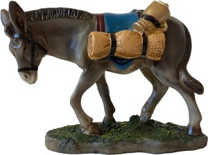 (T700-1) Osioł, stojący z bagażem- 6,4cm wys.- do figur o wys. 10-11cm