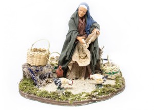 (TMMA) RUCHOMA FIGURA DO SZOPKI - Gospodyni karmiąca kury, do figur o wysokości 12cm 