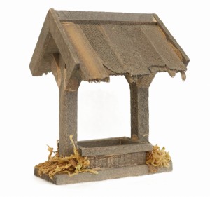 (Z803-K) Wodopój dla zwierząt z dachem- 9,5cm wysoki - dla figur o wys. 7-9cm