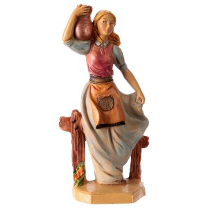 (11156-20) Dziewczyna z dzbanem na ramieniu- kolorystyka drewniana – do figur o wysokości 15-16cm