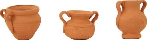 (Z462) Dzbanki z gliny, do 2,6cm wysokie