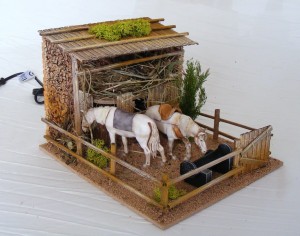 (46/203) Konie w zagrodzie, figura ruchoma, 220V