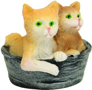 (T920) Koty w koszyku, do figur o wys. 11-14cm