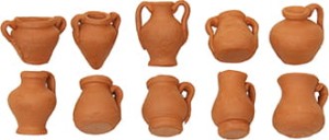 (Z469) Zestaw z dzbankami z gliny (małe), do 1,8cm wysokie